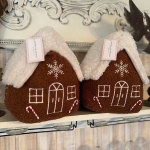 Set of 2 cupcakes and cashmere gingerbread house pillow pillows Sherpa candycane